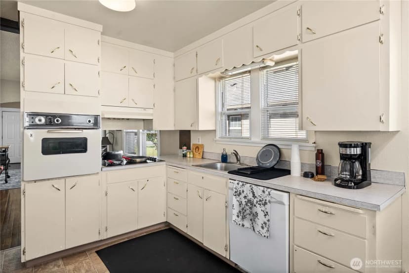 Property photo for 4509 Pacific Avenue, Tacoma photo 11