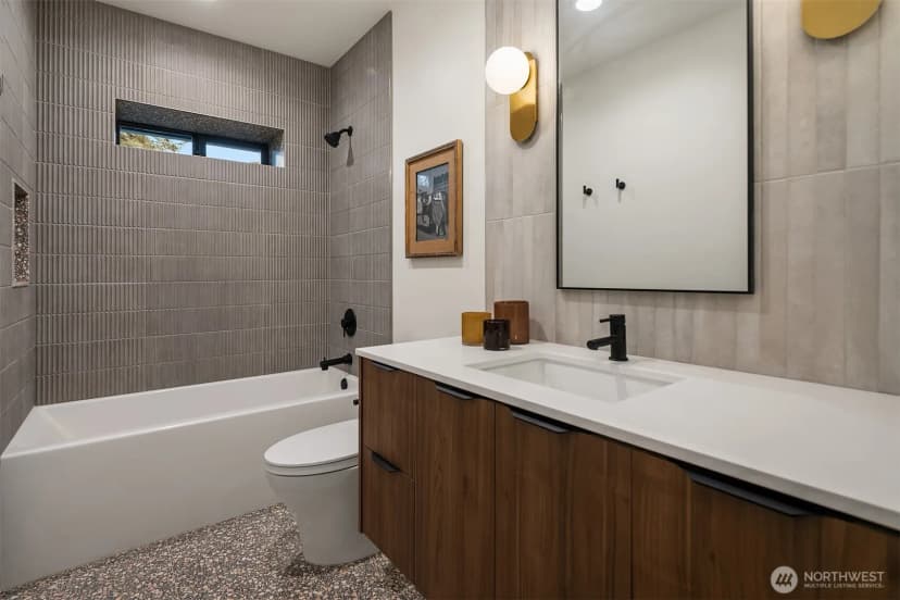 Property photo for 5010 Ne 52nd Street, Seattle photo 24