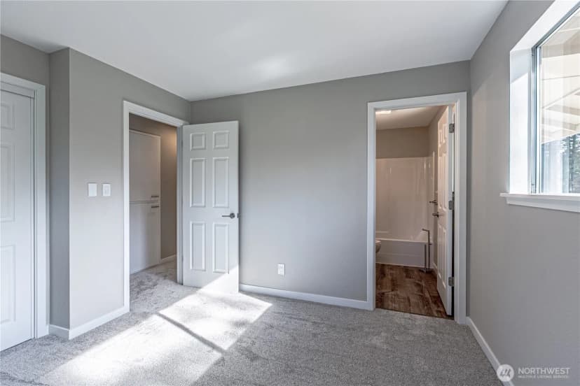 Property photo for 18056 Se 317th Street, Auburn photo 16