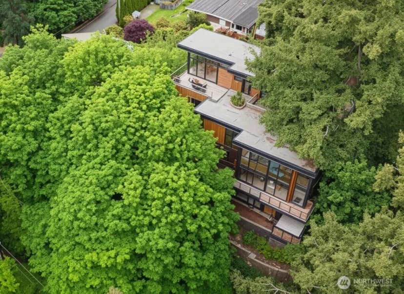 Property photo for 73 Xx Se 38th Street, Mercer Island photo 4