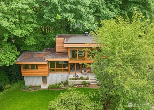 Property photo for 73 Xx Se 38th Street, Mercer Island photo 3