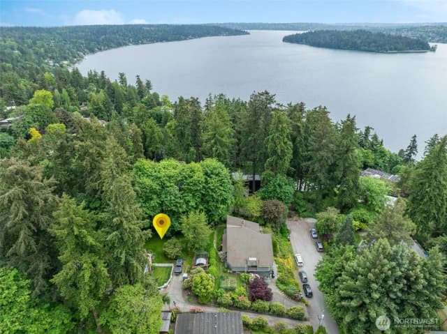 Property photo for 73 Xx Se 38th Street, Mercer Island photo 2