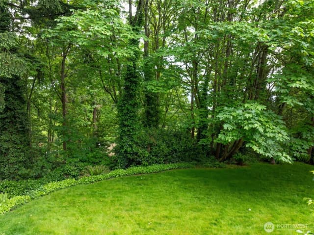 Property photo for 73 Xx Se 38th Street, Mercer Island photo 5