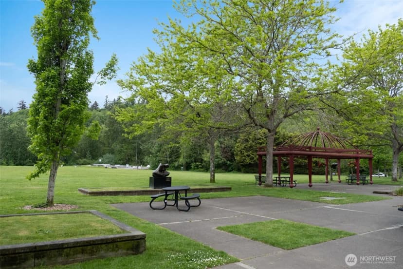 Property photo for 73 Xx Se 38th Street, Mercer Island photo 18