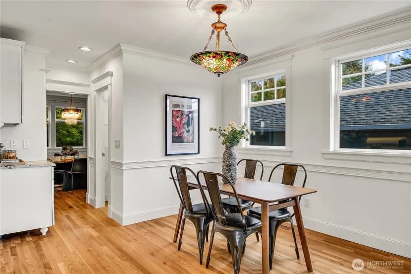 Property photo for 922 Nob Hill Avenue N, Seattle photo 10