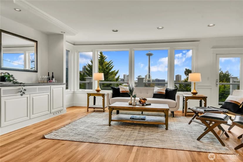 Property photo for 922 Nob Hill Avenue N, Seattle photo 8