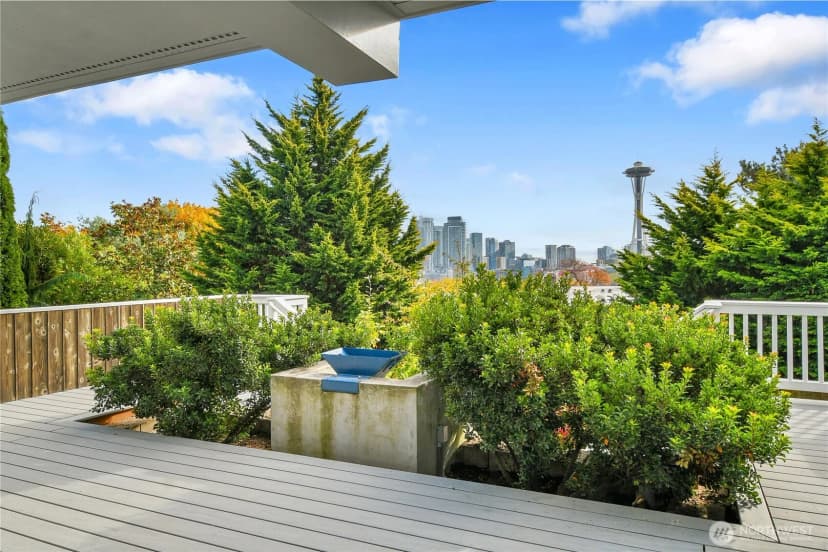 Property photo for 922 Nob Hill Avenue N, Seattle photo 34