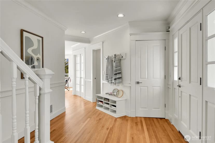 Property photo for 922 Nob Hill Avenue N, Seattle photo 18