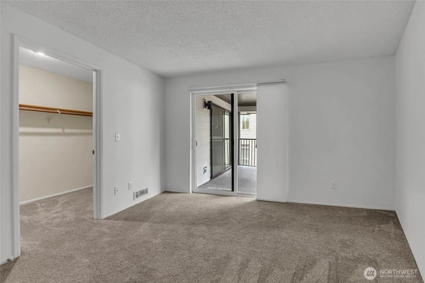 Property photo for 5000 California Avenue Sw #406, Seattle photo 14