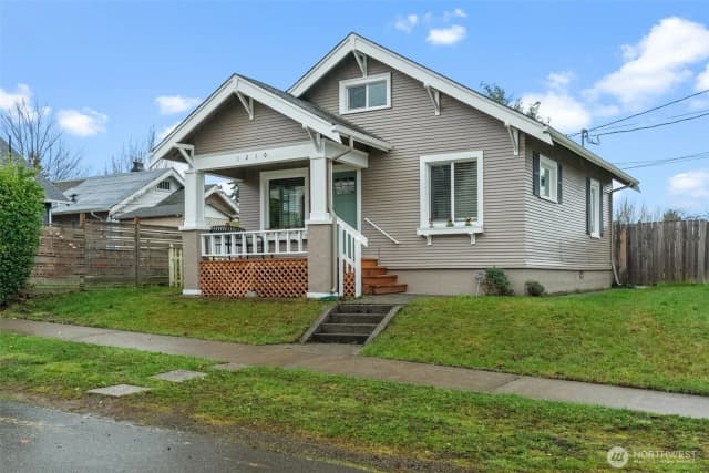 Property photo for 1210 S 45th Street S, Tacoma photo 2