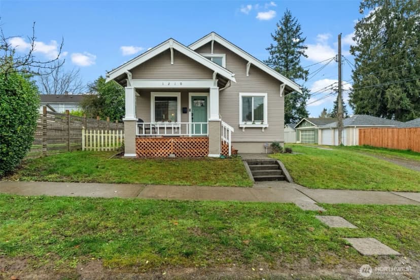 Property photo for 1210 S 45th Street S, Tacoma photo 3