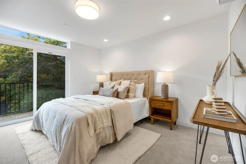 Property photo for 2110 1st Avenue N, Seattle photo 19