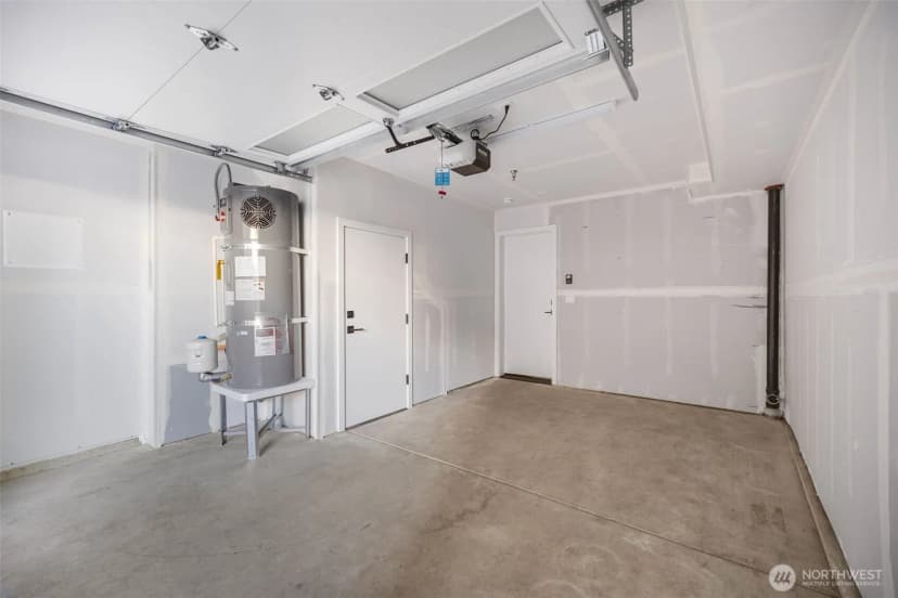 Property photo for 2110 1st Avenue N, Seattle photo 29