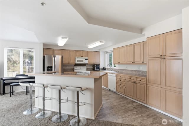 Property photo for 15020 Bothell Way Ne #406, Lake Forest Park photo 4