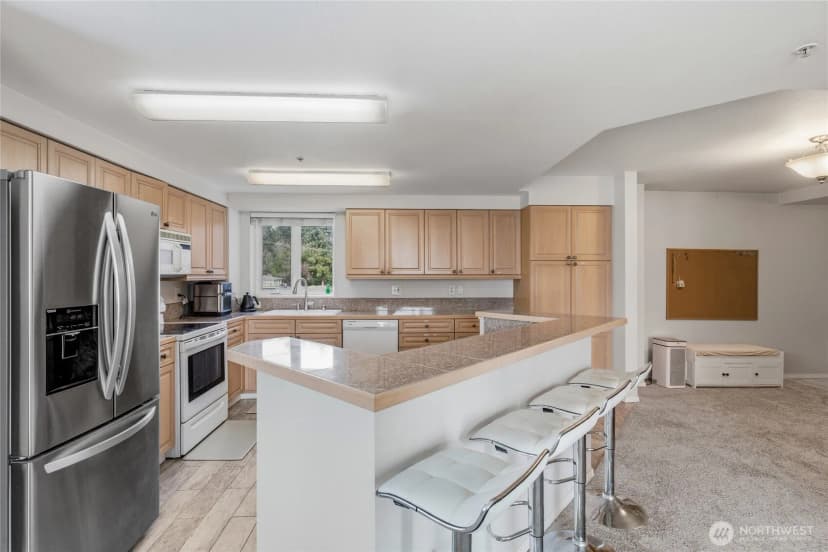 Property photo for 15020 Bothell Way Ne #406, Lake Forest Park photo 7