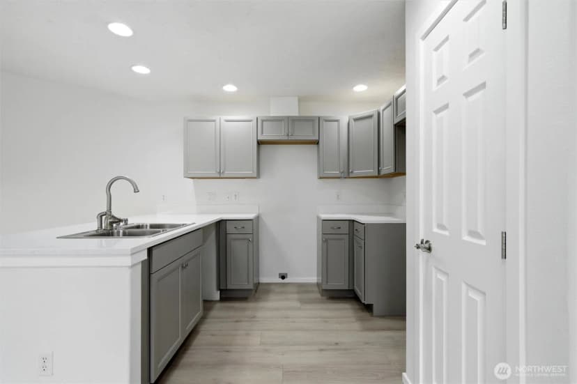 Property photo for 218 Sun Willows Boulevard, Pasco photo 10