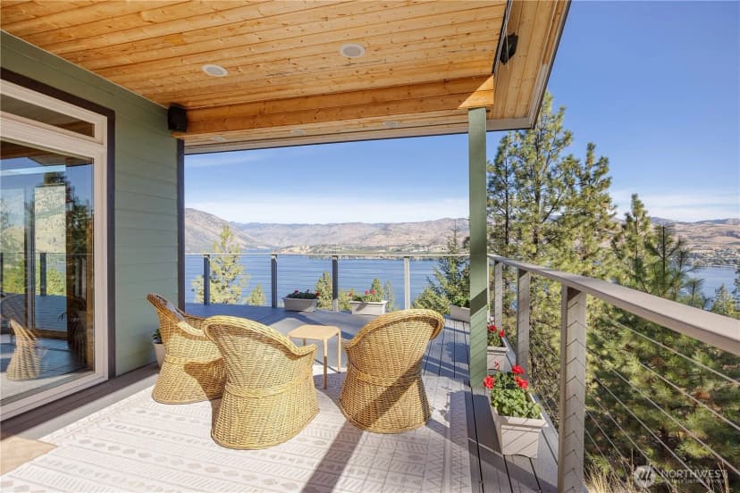 Property photo for 31 Cougar Crossing Lane, Chelan photo 2
