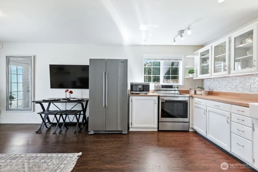 Property photo for 805 36th Street, Anacortes photo 10