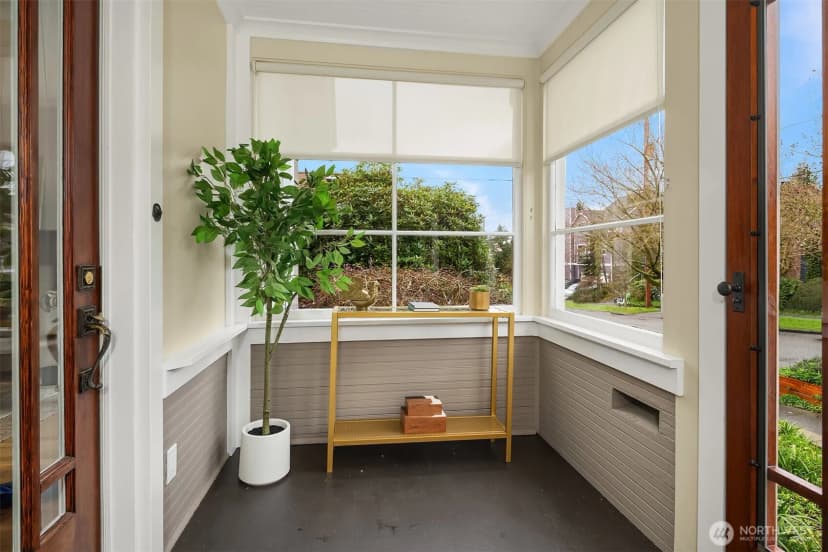 Property photo for 3818 Corliss Avenue N, Seattle photo 24
