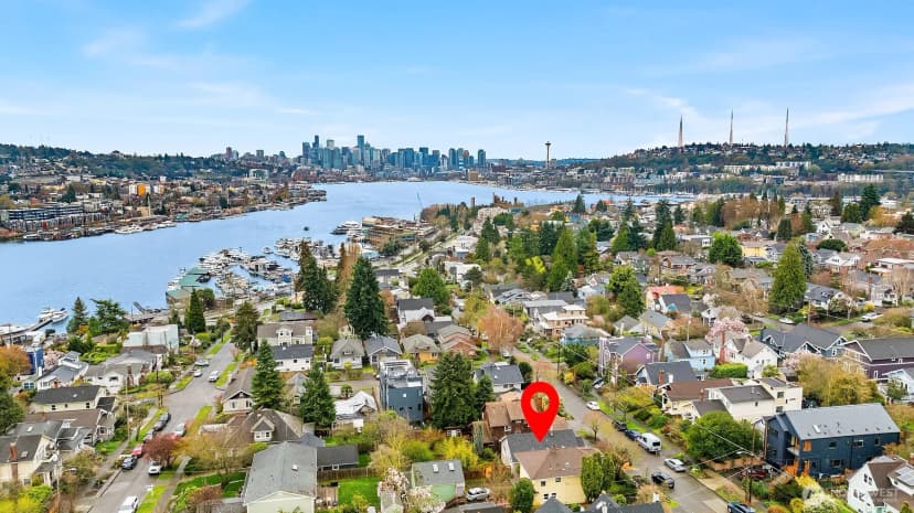 Property photo for 3818 Corliss Avenue N, Seattle photo 33