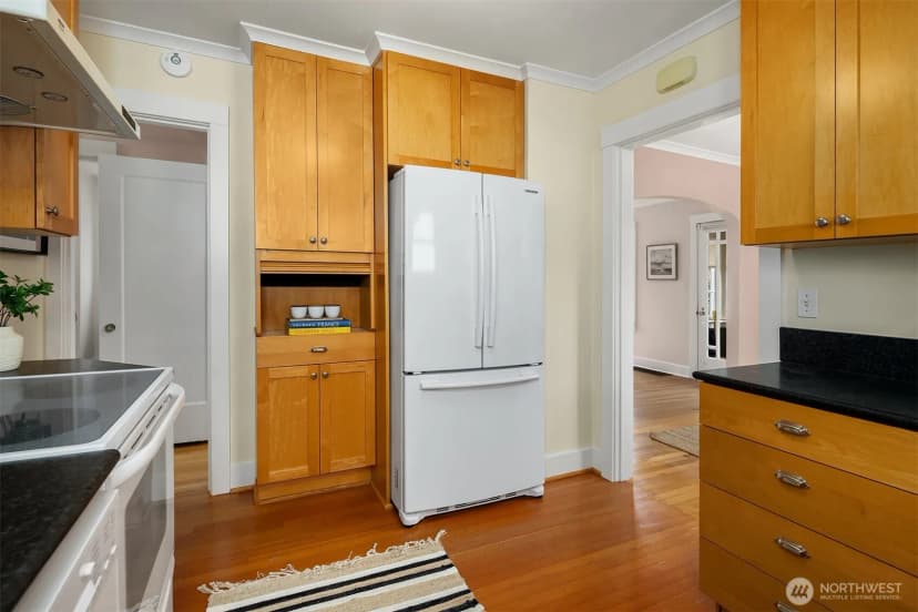 Property photo for 3818 Corliss Avenue N, Seattle photo 11