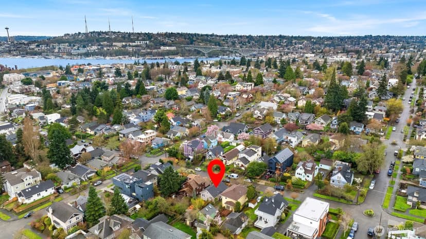 Property photo for 3818 Corliss Avenue N, Seattle photo 35
