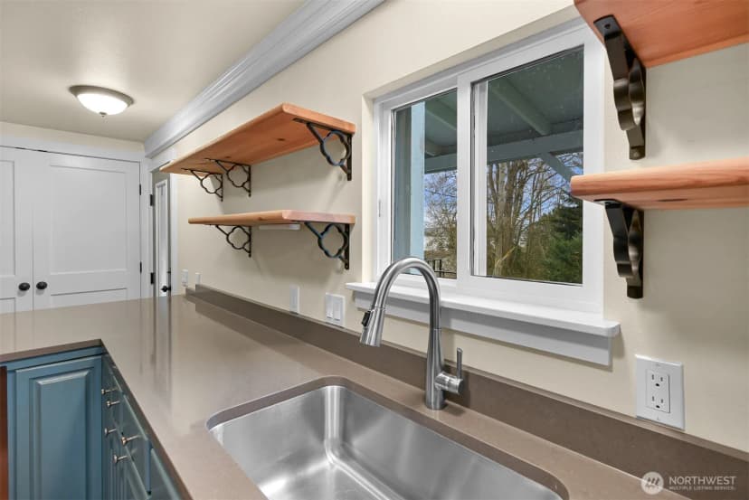 Property photo for 15393 Dewey Crest Lane, Anacortes photo 5