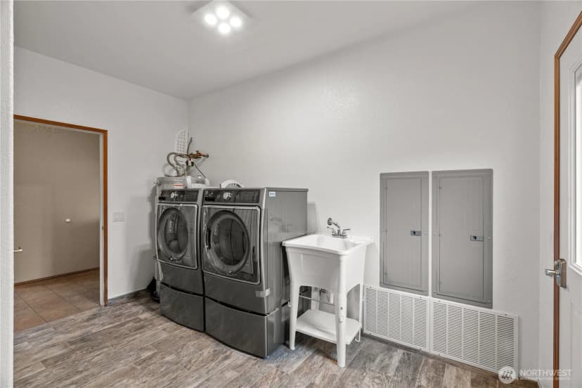 Property photo for 100 S 9th Street, Montesano photo 22