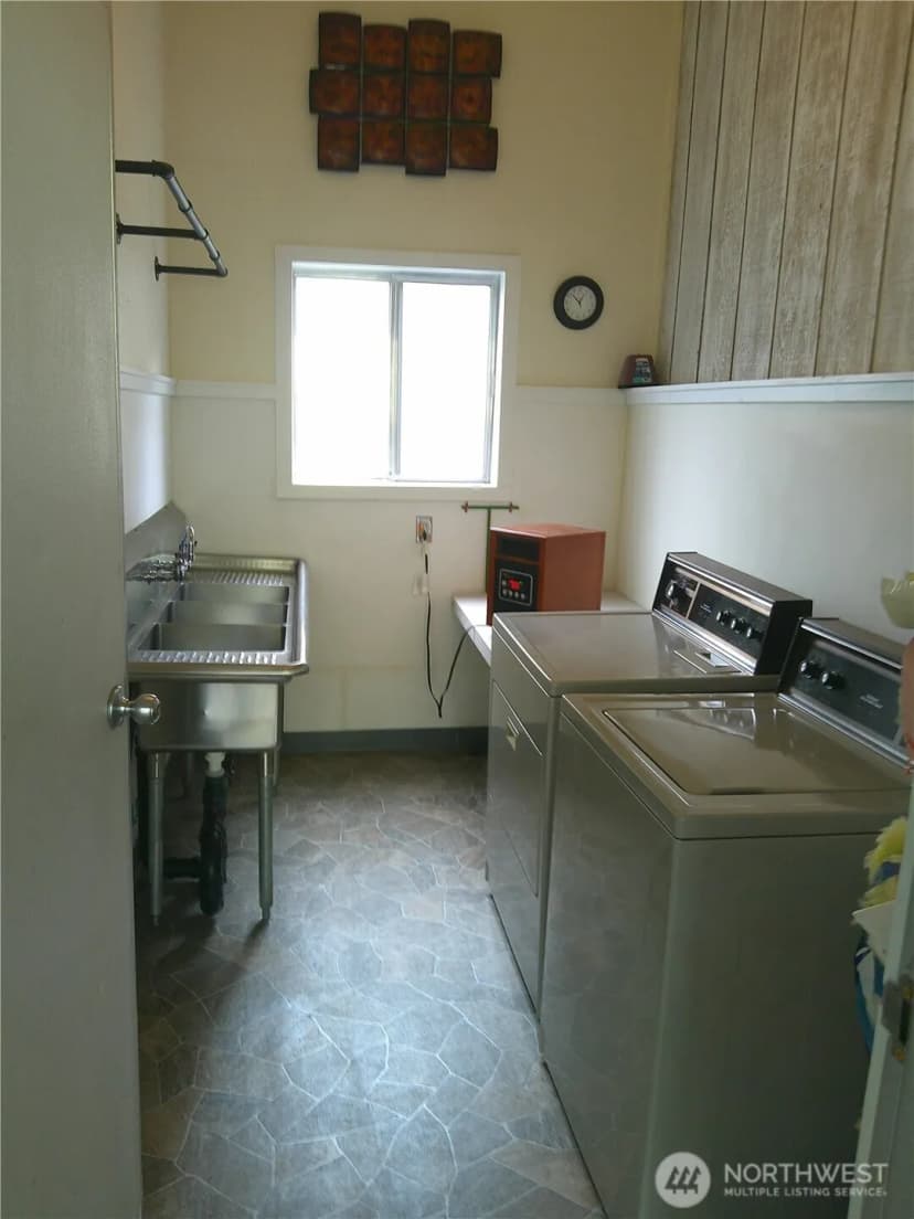 Property photo for 10615 18th Avenue Sw, Seattle photo 10