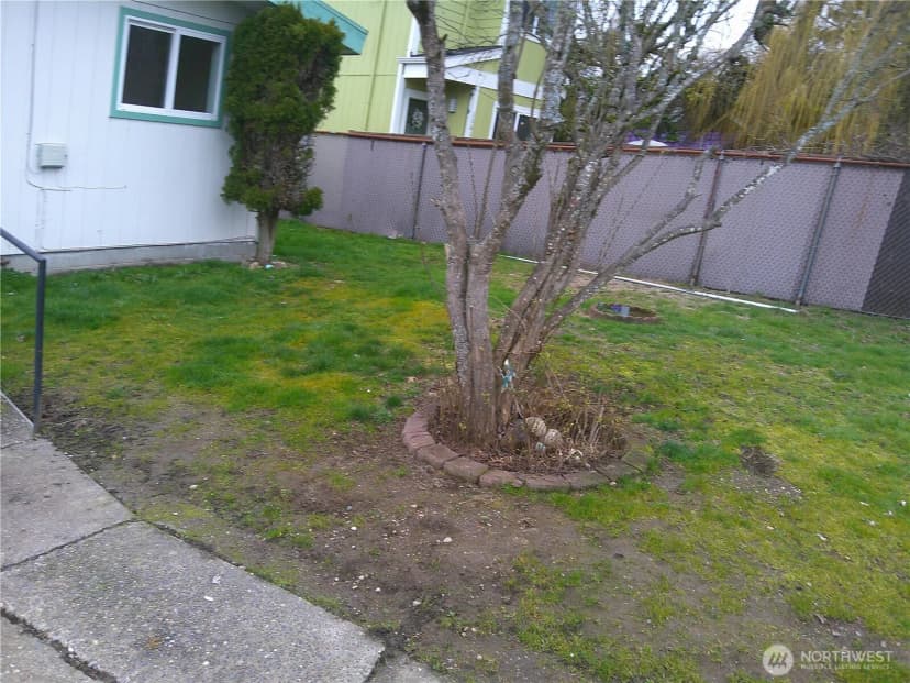 Property photo for 10615 18th Avenue Sw, Seattle photo 2