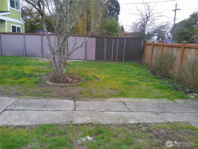 Property photo for 10615 18th Avenue Sw, Seattle photo 3