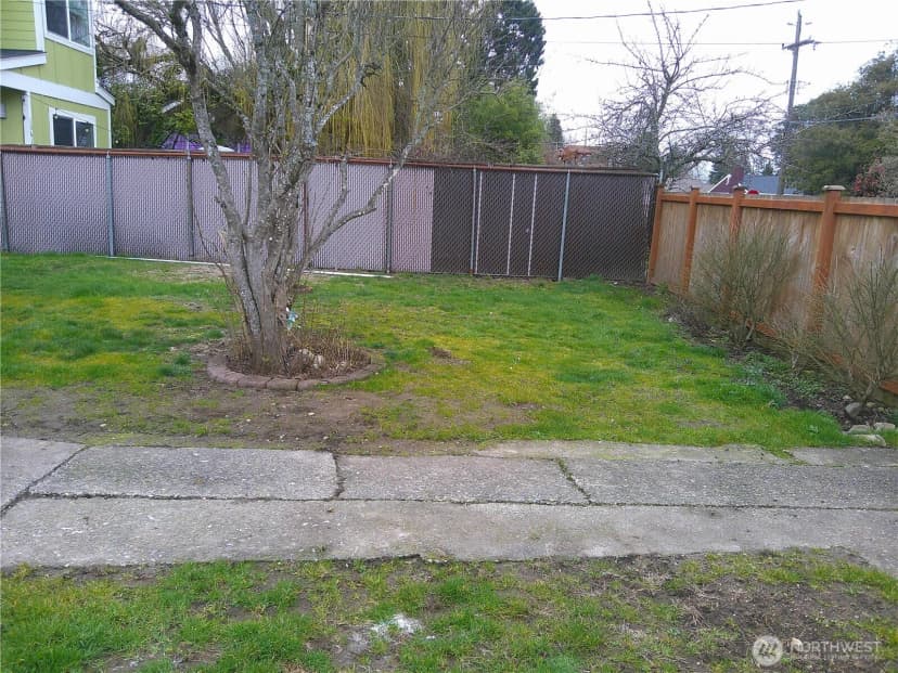 Property photo for 10615 18th Avenue Sw, Seattle photo 3
