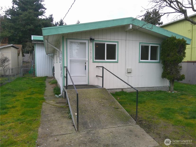Property photo for 10615 18th Avenue Sw, Seattle
