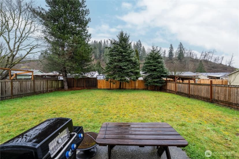 Property photo for 512 Walnut Avenue, Sultan photo 14