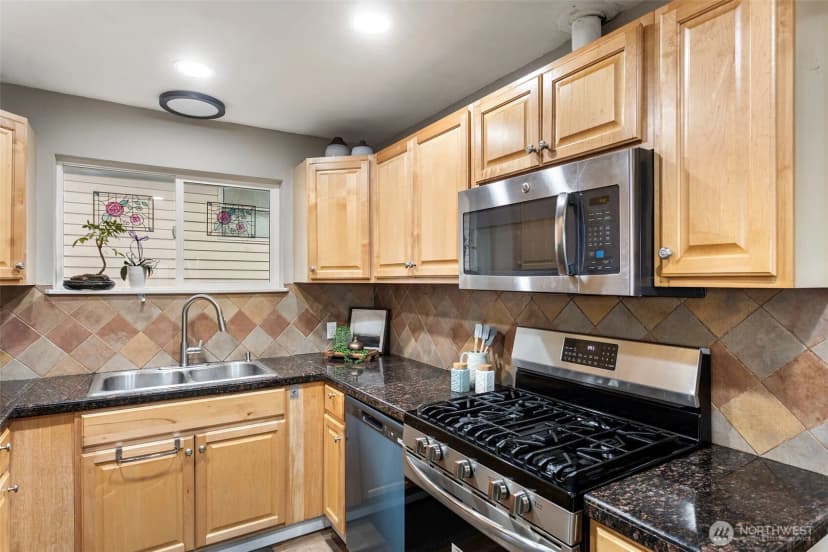 Property photo for 10205 Occidental Avenue S, Seattle photo 16