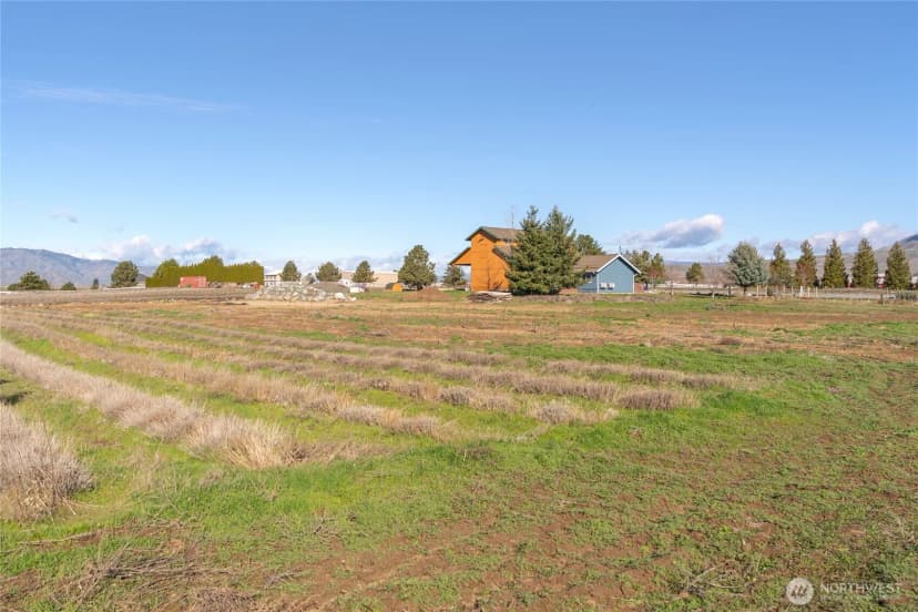 Property photo for 980 S Webb Place, East Wenatchee photo 5