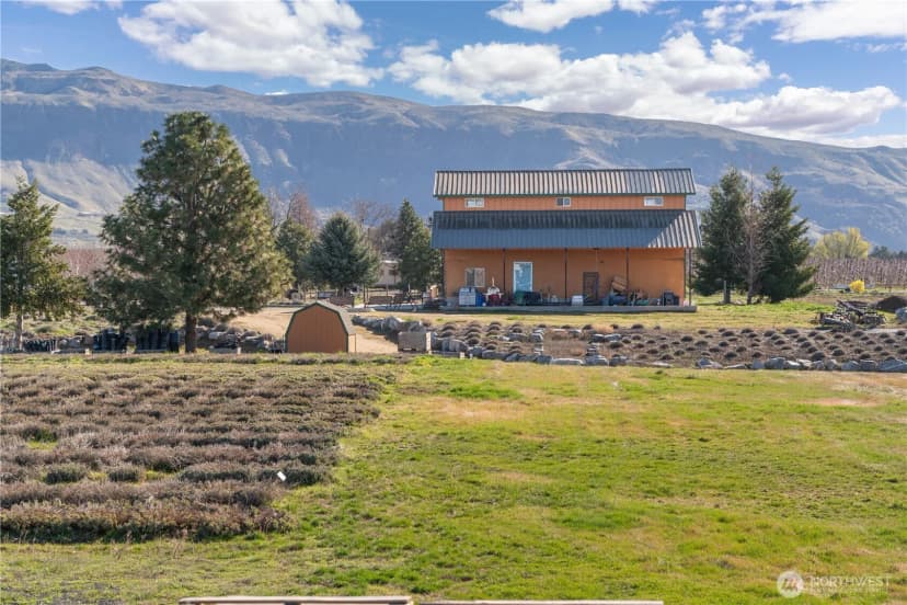 Property photo for 980 S Webb Place, East Wenatchee photo 37