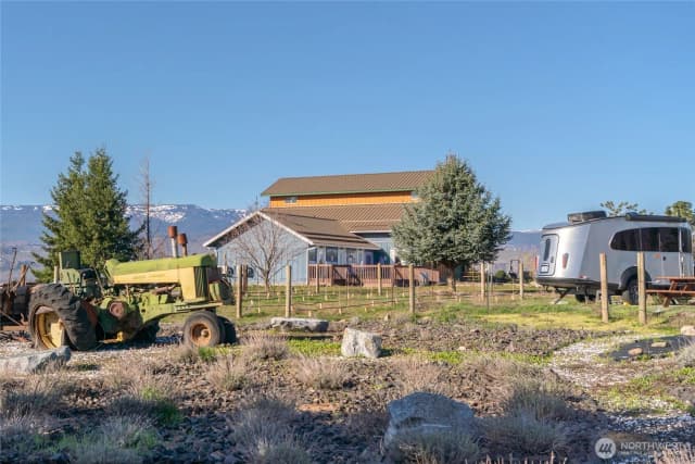 Property photo for 980 S Webb Place, East Wenatchee photo 2