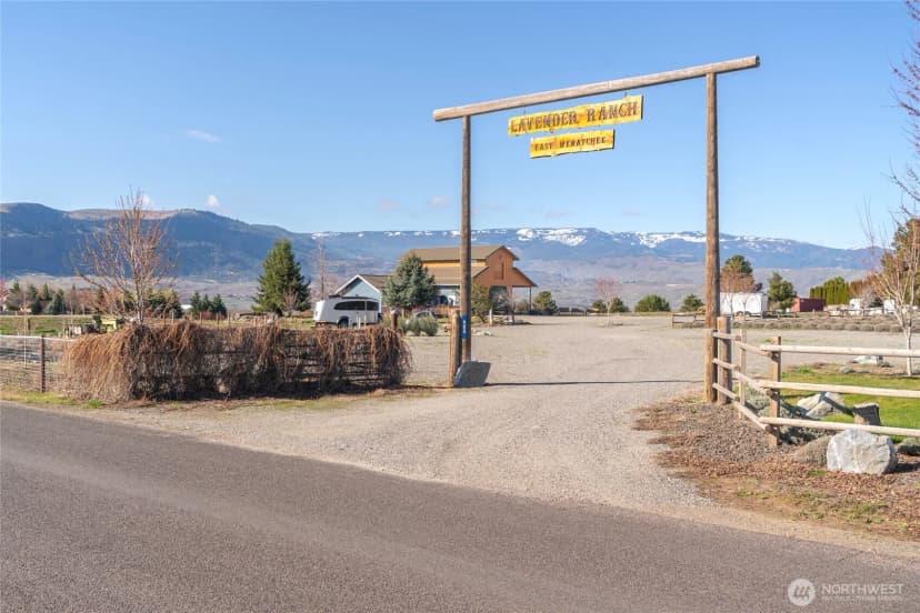 Property photo for 980 S Webb Place, East Wenatchee photo 3