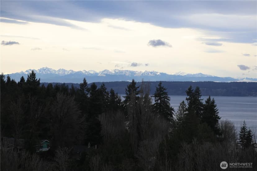 Property photo for 456 View Ridge Drive, Everett photo 6
