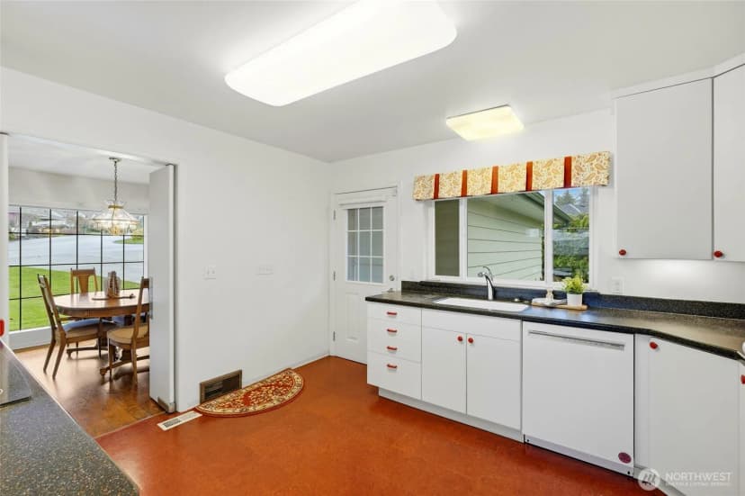 Property photo for 456 View Ridge Drive, Everett photo 18