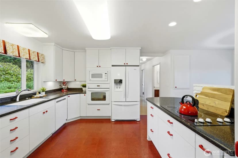 Property photo for 456 View Ridge Drive, Everett photo 17