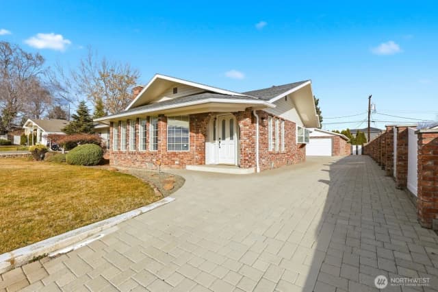 Property photo for 119 N 46th Avenue, Yakima photo 4