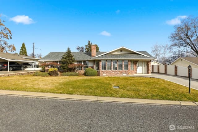 Property photo for 119 N 46th Avenue, Yakima