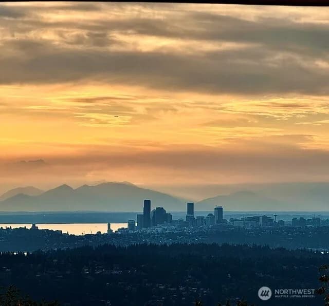 Property photo for 5337 146th Avenue Se, Bellevue photo 2