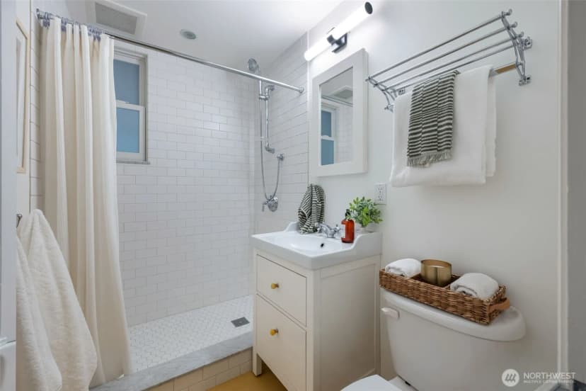 Property photo for 4812 Ne 42nd Street, Seattle photo 21