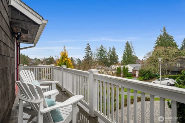Property photo for 4812 Ne 42nd Street, Seattle photo 3