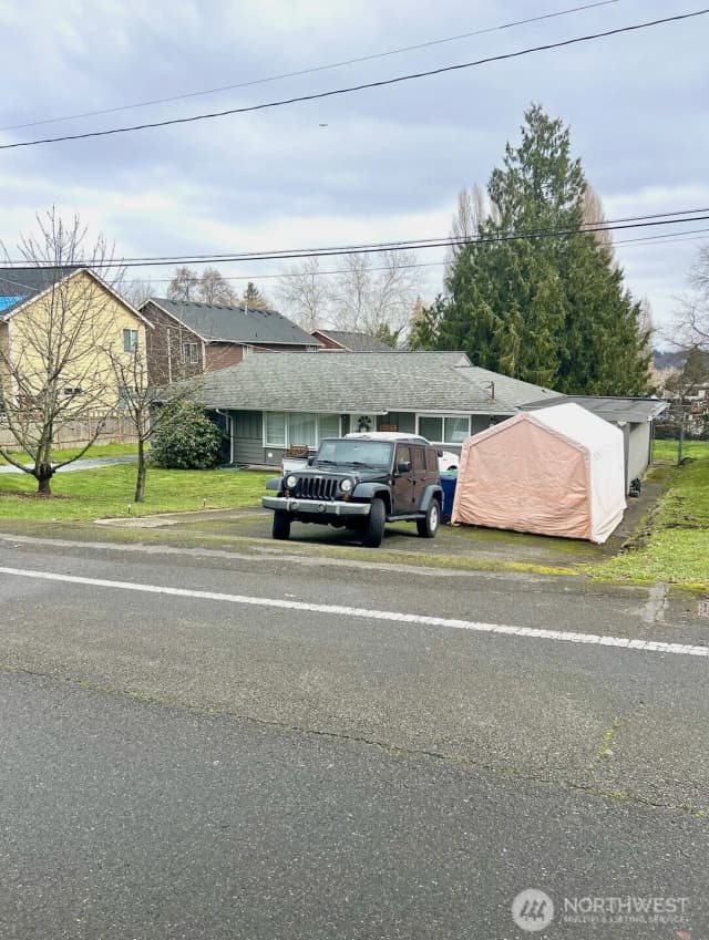 Property photo for 13348 32nd Avenue S, Tukwila photo 2