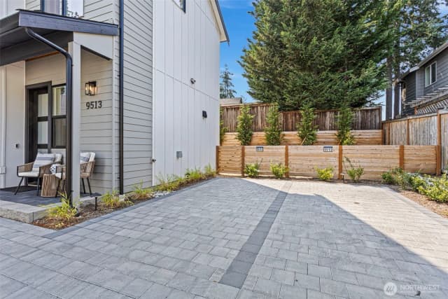 Property photo for 9513 132nd Avenue Ne, Kirkland photo 4