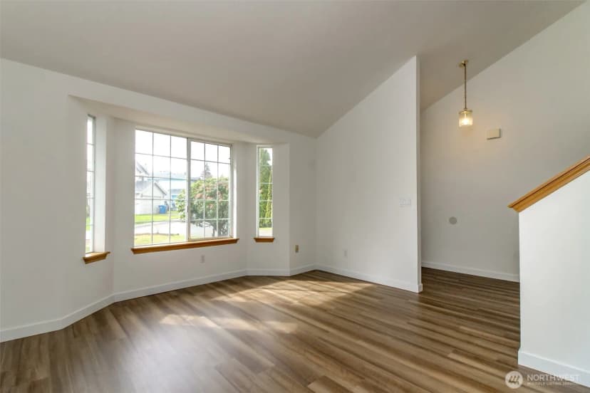 Property photo for 26334 127th Avenue Se, Kent photo 9